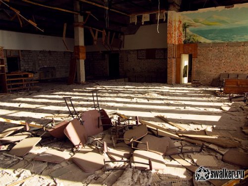 Заброшенный дом отдыха в Гаграх, Абхазия Заброшенный дом отдыха в Гаграх, Абхазия