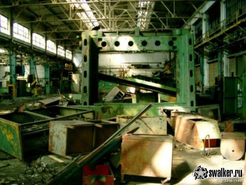 Заброшенный завод АЗЛК
