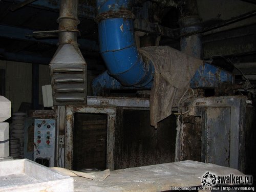 Заброшенный цех фарфорового завода Заброшенный цех фарфорового завода