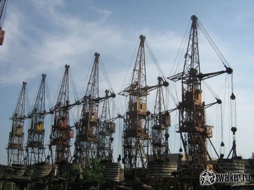 Кладбище башенных кранов. Шабаны