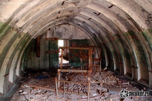 Развалины зенитно-ракетного комплекса С-75 и С-300 Печора