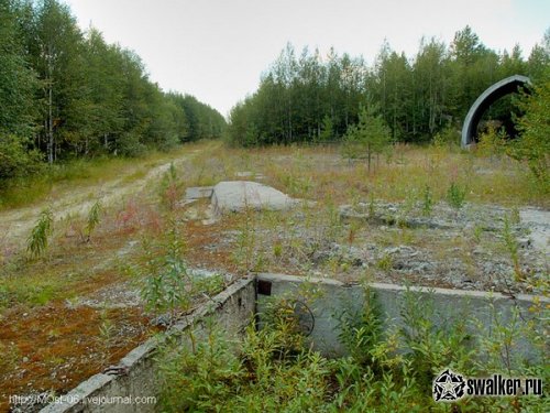 Развалины зенитно-ракетного комплекса С-75 и С-300 Печора