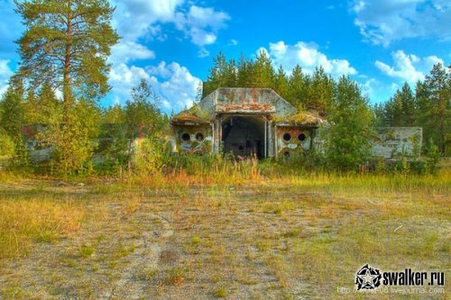 Развалины зенитно-ракетного комплекса С-75 и С-300 Печора
