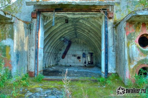 Развалины зенитно-ракетного комплекса С-75 и С-300 Печора