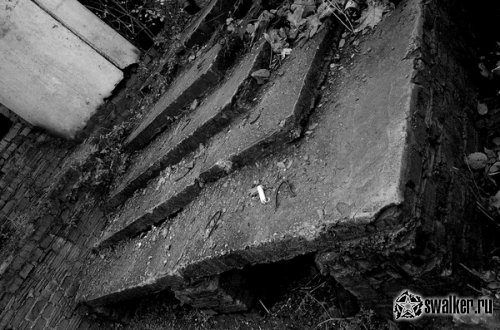 Недостроенная поликлиника с Бомбоубежищем