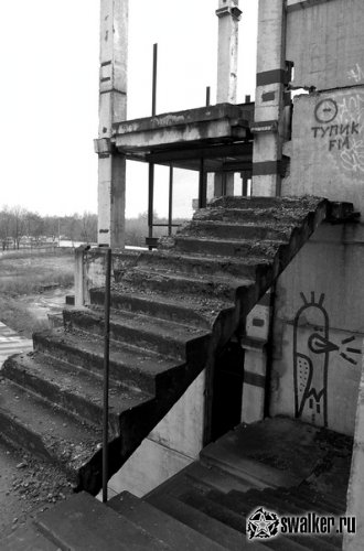 Недостроенная поликлиника с Бомбоубежищем