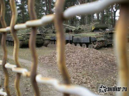 Танковое кладбище в Дарницком лесу, Киев Танковое кладбище в Дарницком лесу, Киев