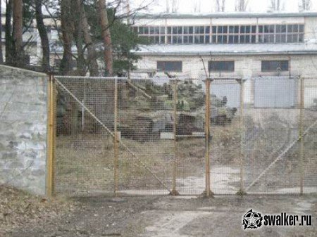 Танковое кладбище в Дарницком лесу, Киев Танковое кладбище в Дарницком лесу, Киев