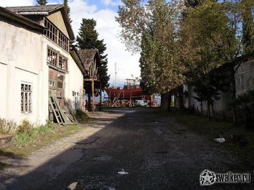 Заброшенные Сухумский судоремонтный и рыбный заводы