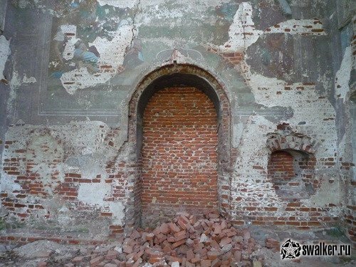 Заброшенная церковь - село Губино