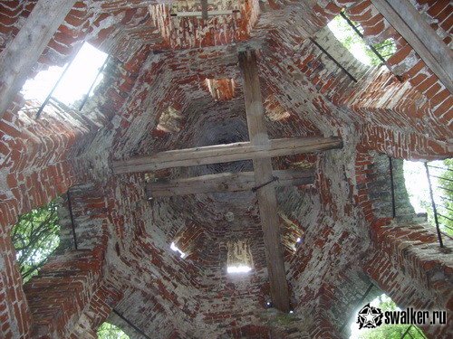 Заброшенная церковь - село Губино