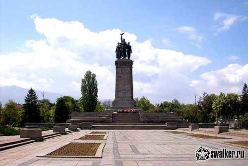 Памятники воинам Памятники воинам