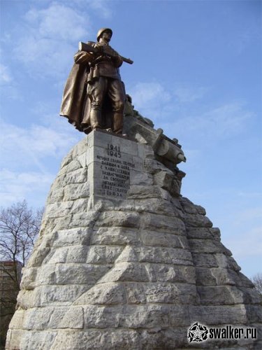 Памятники воинам