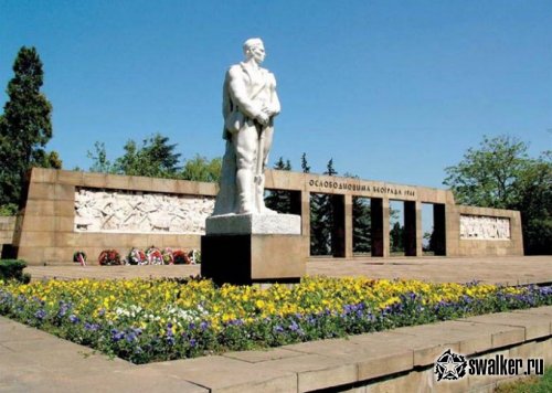 Памятники воинам