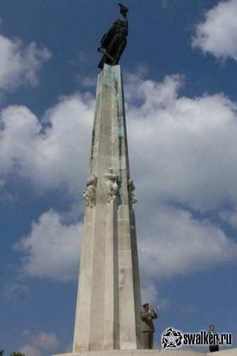 Памятники воинам Памятники воинам