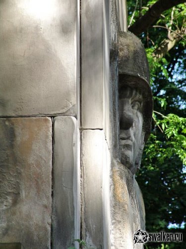 Памятники воинам