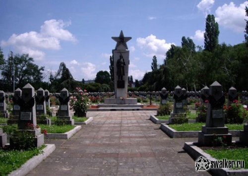 Памятники воинам