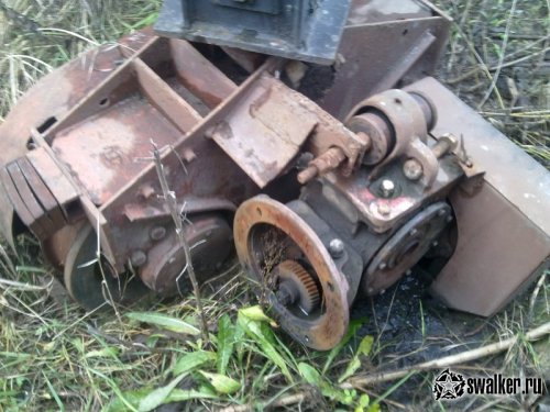 Кладбище кранов, Киевская область