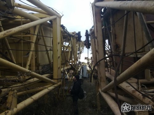 Кладбище кранов, Киевская область