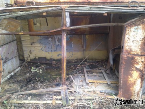 Кладбище кранов, Киевская область