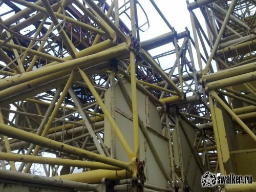 Кладбище кранов, Киевская область