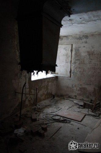 Заброшенное шиферное НИИ