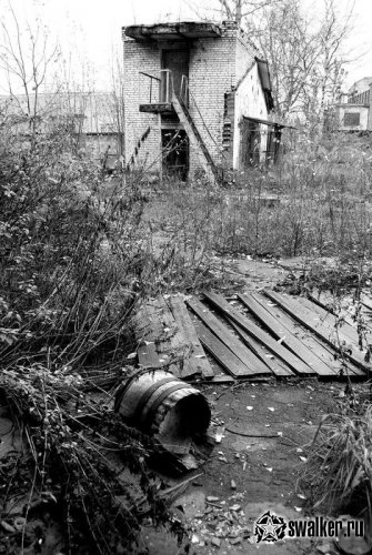 Заброшенный корпус части ВМФ