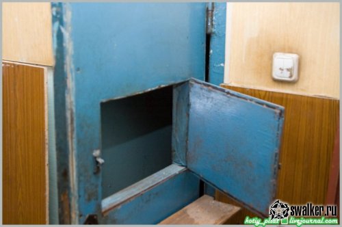 Заброшенный отдел ГИБДД, Москва