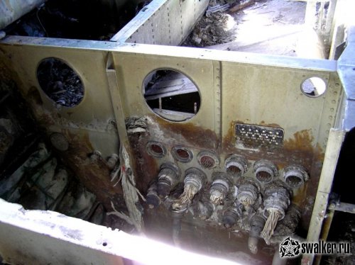 Заброшенный самолет в Абхазии Заброшенный самолет в Абхазии