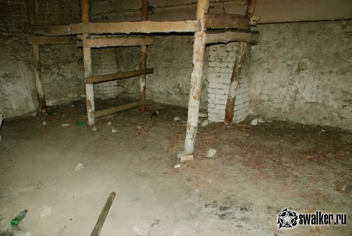 Заброшенная военная часть, Украина