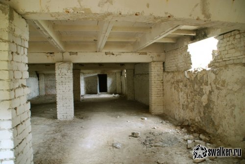 Заброшенная военная часть, Украина