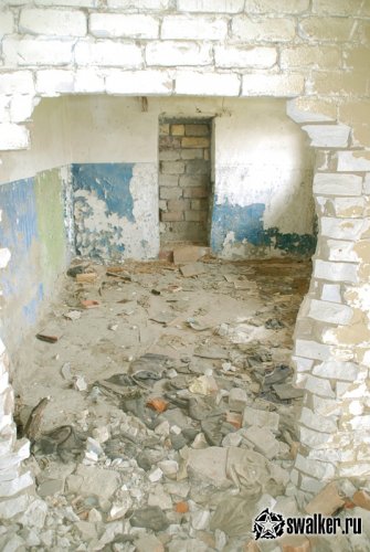 Заброшенная военная часть, Украина