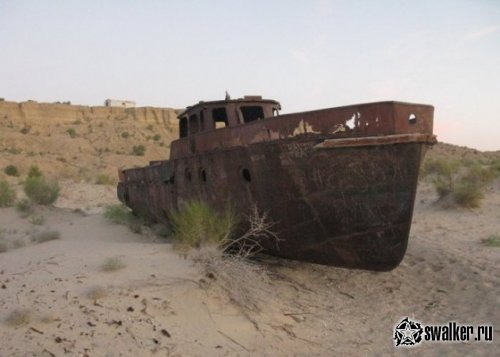 Кладбище кораблей на берегу Аральского моря, Муйнак, Узбекистан