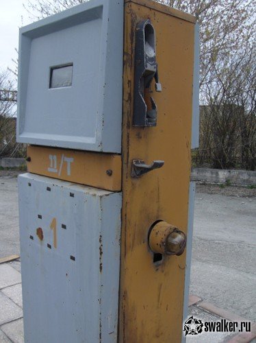 Заводская бензоколонка советских времен, Свердловская область Заводская бензоколонка советских времен, Свердловская область