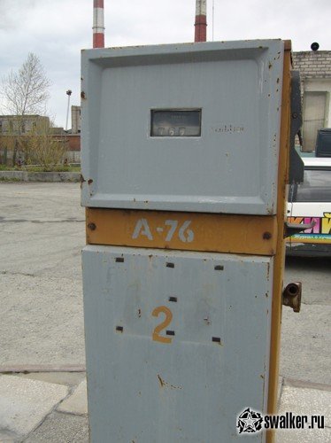 Заводская бензоколонка советских времен, Свердловская область Заводская бензоколонка советских времен, Свердловская область