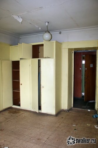 Заброшенное заводоуправление, Свердловская область