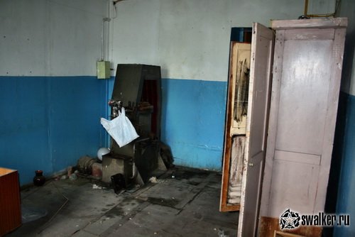 Заброшенное заводоуправление, Свердловская область