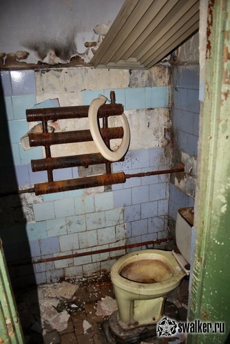 Заброшенное заводоуправление, Свердловская область