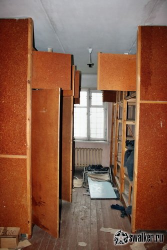 Заброшенное заводоуправление, Свердловская область