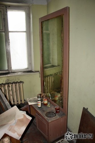 Заброшенное заводоуправление, Свердловская область