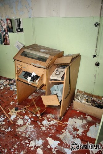 Заброшенное заводоуправление, Свердловская область