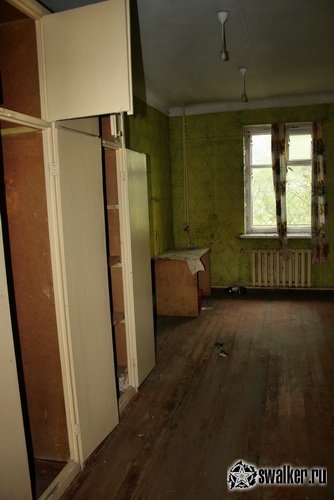 Заброшенное заводоуправление, Свердловская область