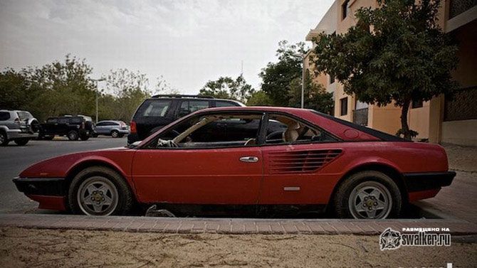 Забытый на стоянке Ферарри