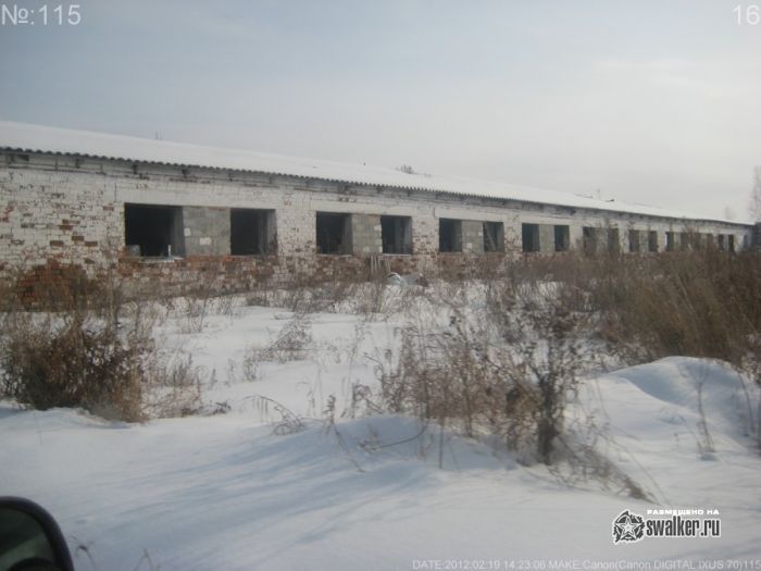 Полу заброшенный сельхоз в Каменск-Уральском Полу заброшенный сельхоз в Каменск-Уральском