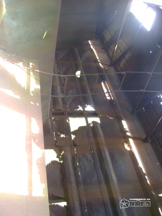 Брошенный состав на заржавленных путях