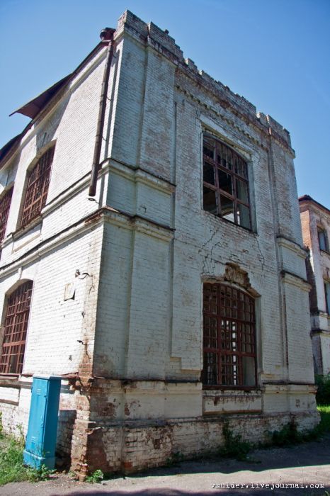 Заброшенный корпус психбольницы в Орловке