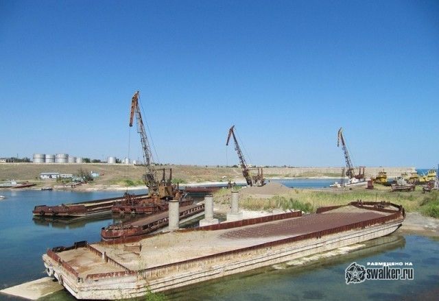 Заброшенная часть Капчагайского речного порта, Алматинская область, Казахстан