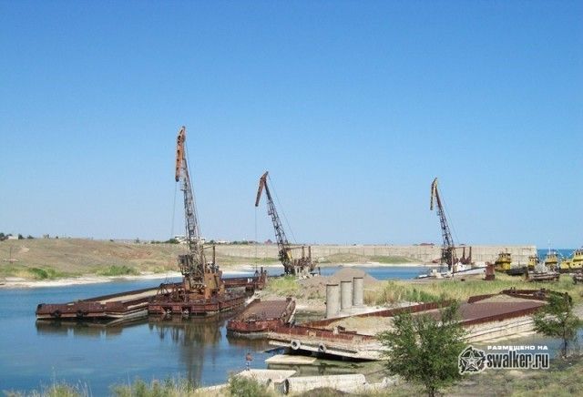 Заброшенная часть Капчагайского речного порта, Алматинская область, Казахстан
