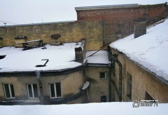 Заброшенные дома на набережной Лейтенанта Шмидта, Санкт-Петербург Заброшенные дома на набережной Лейтенанта Шмидта, Санкт-Петербург