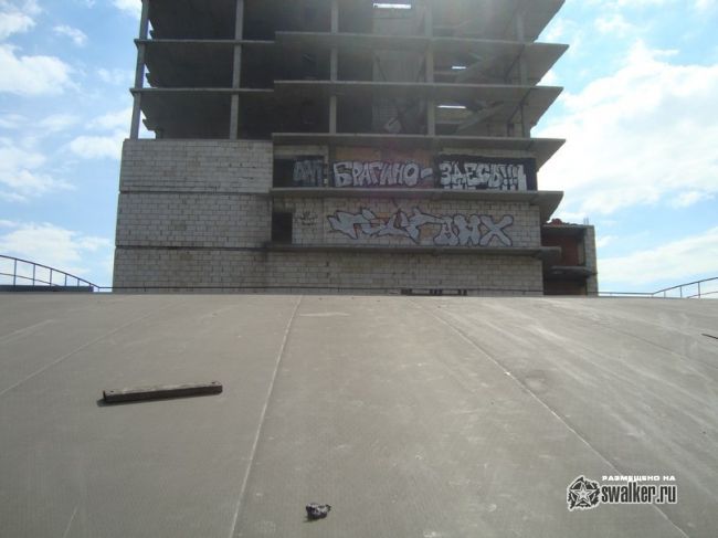 Недостроенная офисная многоэтажка, Ярославль